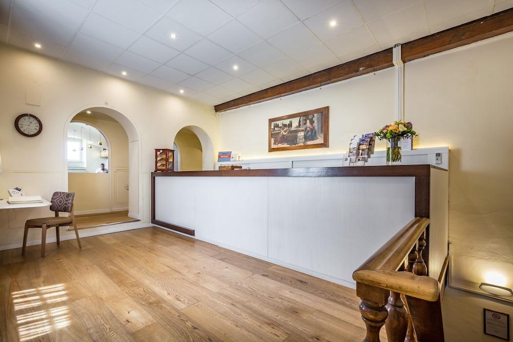 Bed and breakfast Old Bridge 3*